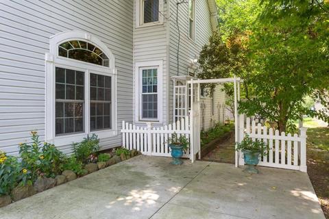 342 E William St, Delaware, OH 43015 photo 3