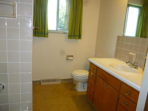 1045 Pierce Ave, Columbus, OH 43227 photo 16