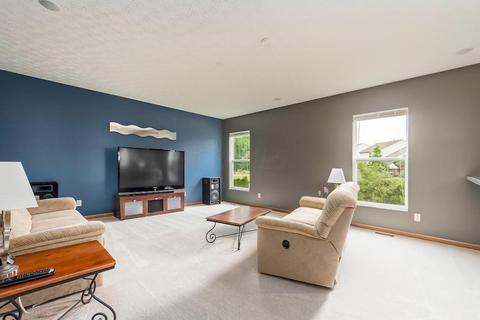 1069 Mccoy Dr, Pataskala, OH 43062 photo 4