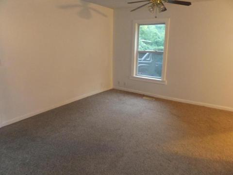 164 E William St, Delaware, OH 43015 photo 4