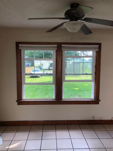 235 Logan St, Circleville, OH 43113 photo 3