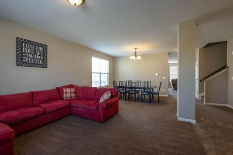 579 Rolling Acre Dr, Lithopolis, OH 43136 photo 2