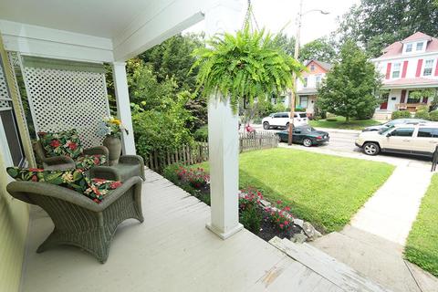 187 E Blake Ave, Columbus, OH 43202 photo 2