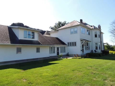 232 N Spring St, Logan, OH 43138 photo 3