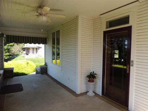 232 N Spring St, Logan, OH 43138 photo 4