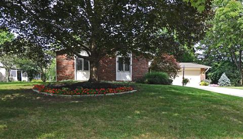 4249 Castleton Rd, Columbus, OH 43220 photo 2