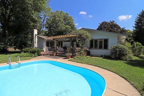 4249 Castleton Rd, Columbus, OH 43220 photo 1