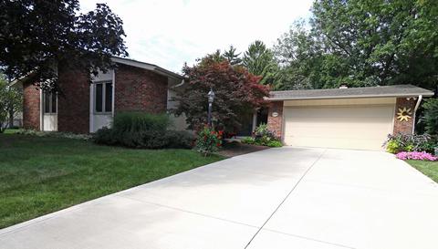 4249 Castleton Rd, Columbus, OH 43220 photo 3