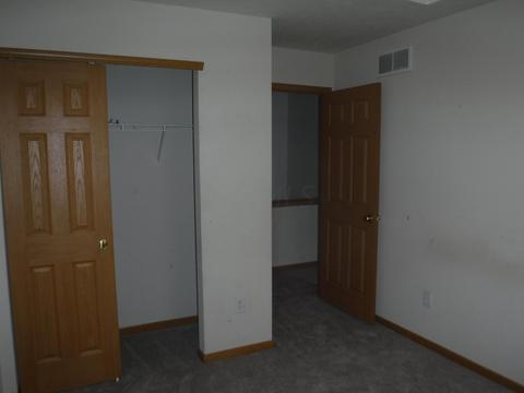 3794 Willowtree Ln, Columbus, OH 43207 photo 4