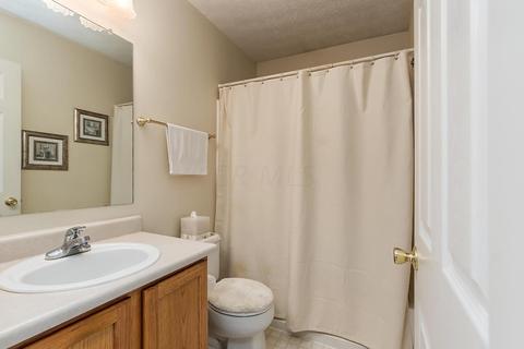 70 Brooksedge Dr E, Pataskala, OH 43062 photo 25