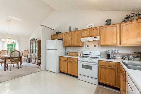 70 Brooksedge Dr E, Pataskala, OH 43062 photo 4