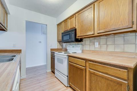 4147 Bartle Dr, Columbus, OH 43207 photo 4