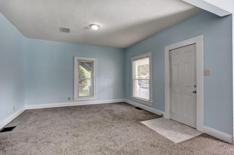 1607 S Center Blvd, Springfield, OH 45506 photo 4