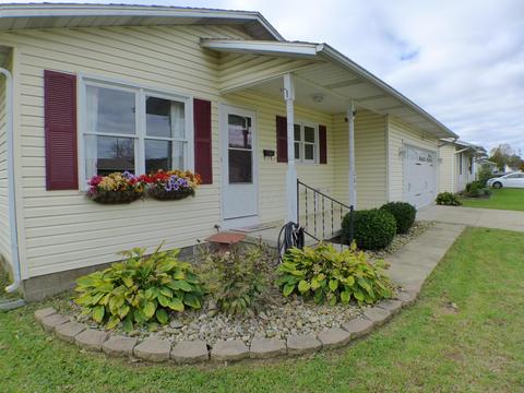 265 Barton St, Logan, OH 43138 photo 2