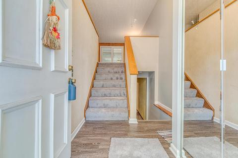 3029 Osgood Rd E, Columbus, OH 43232 photo 6