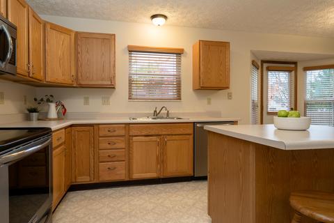1902 Berwick Ct, Delaware, OH 43015 photo 9