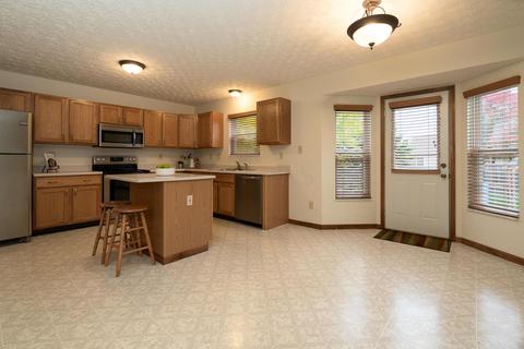 1902 Berwick Ct, Delaware, OH 43015 photo 10