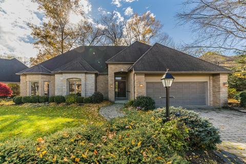 4255 Westleton Ct, Columbus, OH 43221 photo 3