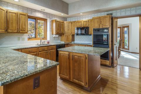 4255 Westleton Ct, Columbus, OH 43221 photo 10