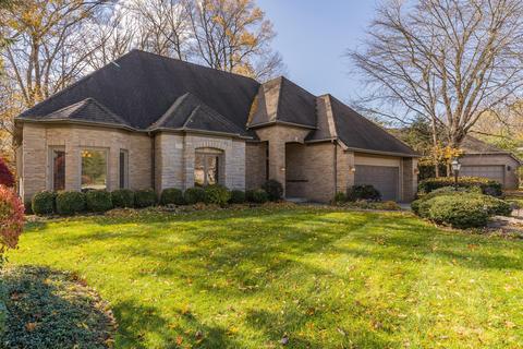 4255 Westleton Ct, Columbus, OH 43221 photo 2