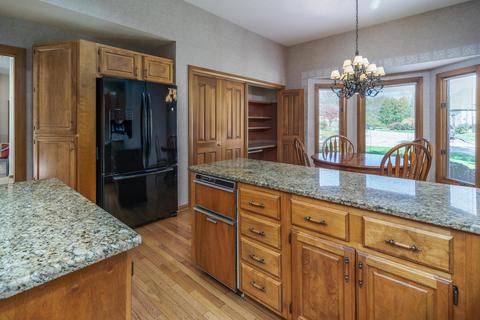 4255 Westleton Ct, Columbus, OH 43221 photo 8