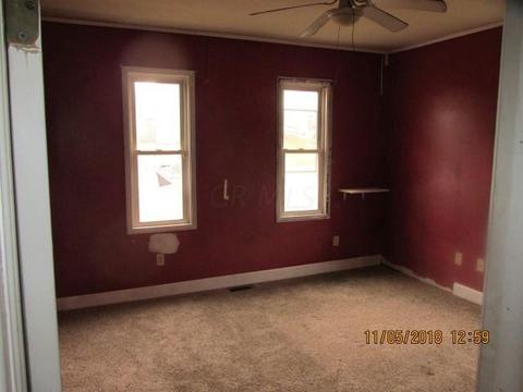 409 E Mulberry St, Lancaster, OH 43130 photo 3