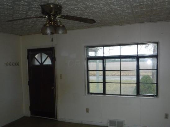  253 Forry St, Newark, OH 43055 photo 2