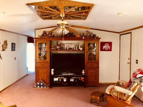 308 Raspberry Cir, Hebron, OH 43025 photo 2