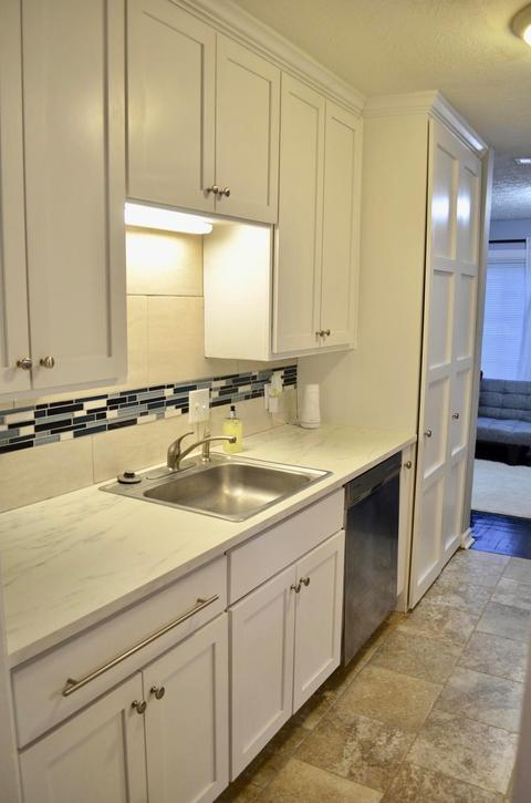 984 E Weber Rd, Columbus, OH 43211 photo 17
