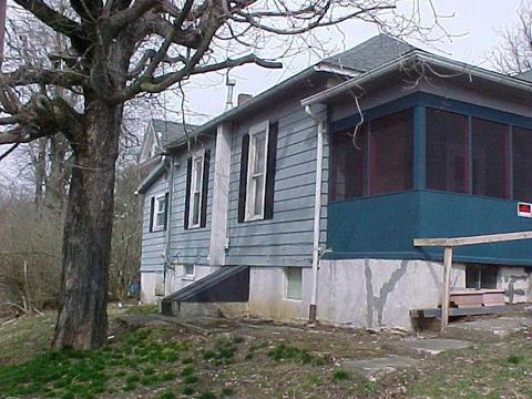 160 E Main St, Corning, OH 43730 photo 2