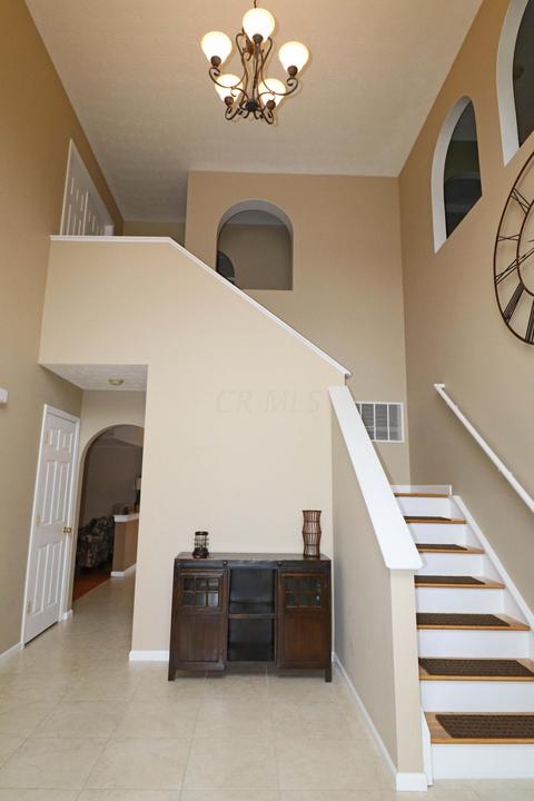 165 Deer Path Ct, Pataskala, OH 43062 photo 2