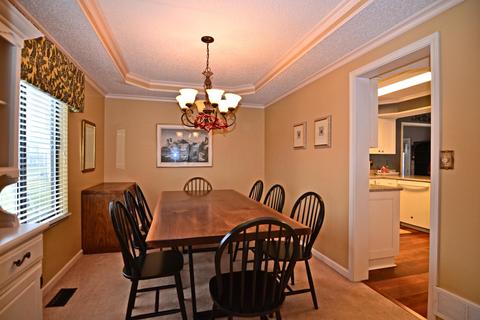 3264 Farmbrook Dr, Grove City, OH 43123 photo 5