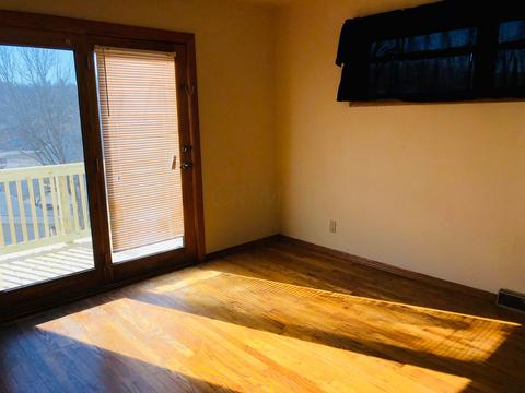138 11th St, Corning, OH 43730 photo 7