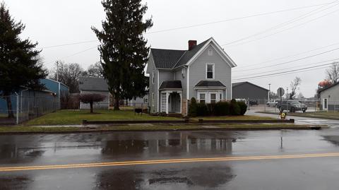 818 S Pickaway St, Circleville, OH 43113 photo 2