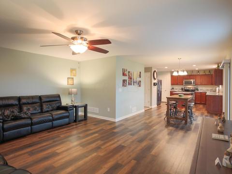 481 Rolling Acre Dr, Lithopolis, OH 43136 photo 1