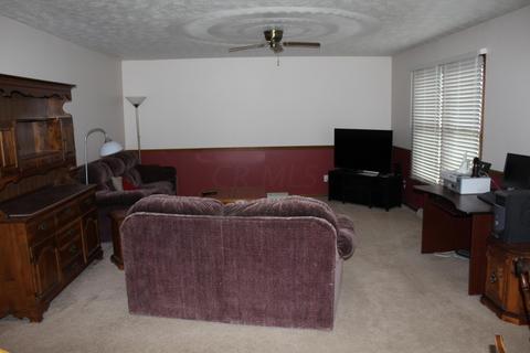 124 Wade Dr, Dover, OH 44622 photo 3