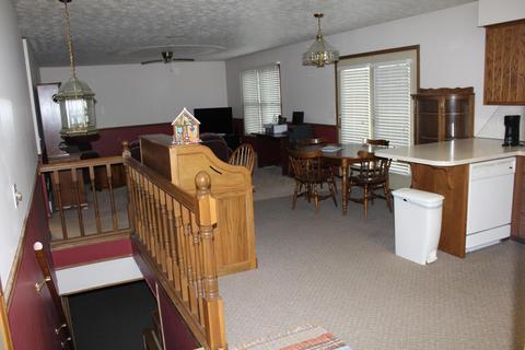 124 Wade Dr, Dover, OH 44622 photo 2