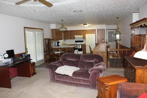 124 Wade Dr, Dover, OH 44622 photo 4