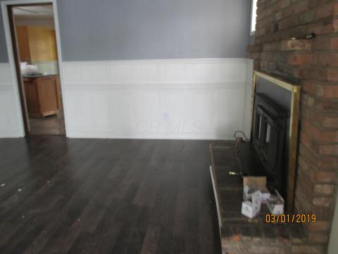 121 E Main St, Mount Sterling, OH 43143 photo 3