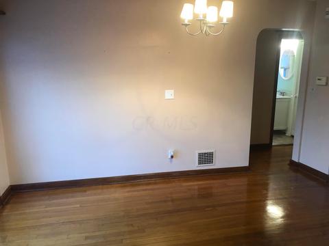 129 Park St, Circleville, OH 43113 photo 2