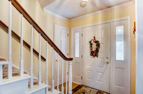 7947 Sarahurst Dr, Dublin, OH 43016 photo 3