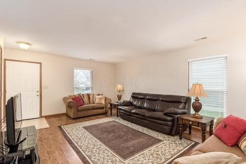 3885 Farm Brook Ln, Columbus, OH 43204 photo 2