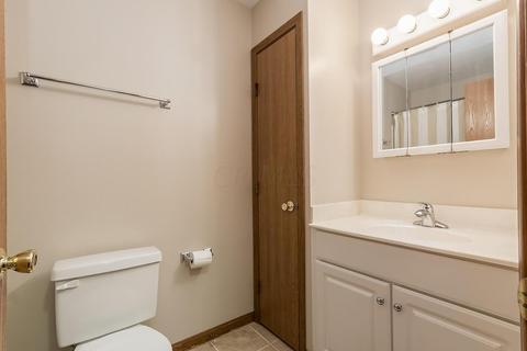 3885 Farm Brook Ln, Columbus, OH 43204 photo 12