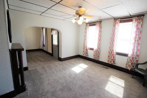 36 E North St, Newark, OH 43055 photo 7