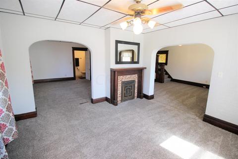 36 E North St, Newark, OH 43055 photo 3