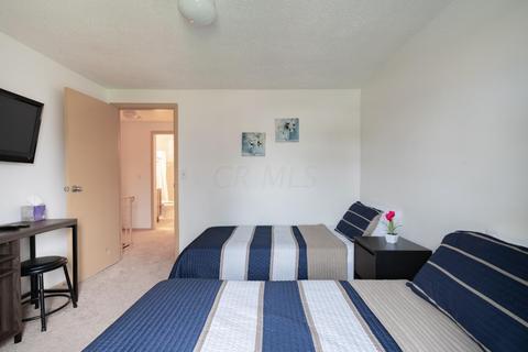 5708 Beechcroft Rd #E, Columbus, OH 43229 photo 8