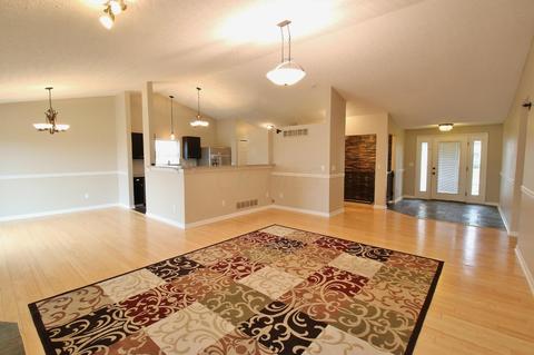 107 Castleton Ct, Pataskala, OH 43062 photo 6