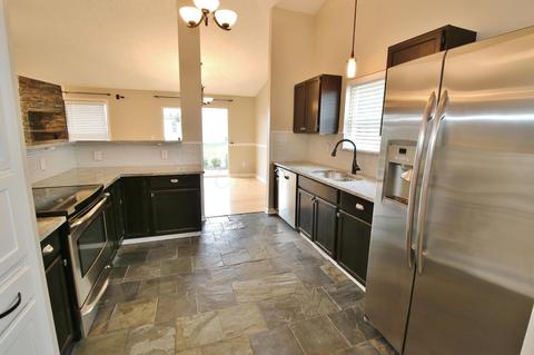 107 Castleton Ct, Pataskala, OH 43062 photo 3