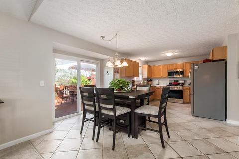 245 Iris Trail Dr, Galloway, OH 43119 photo 6