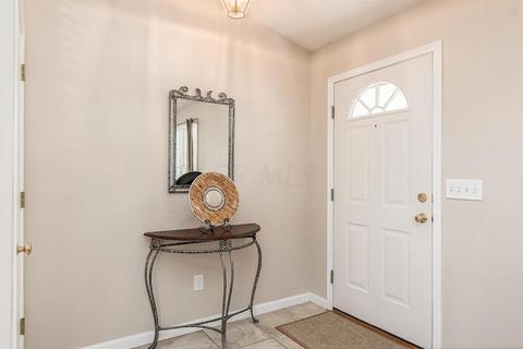 245 Iris Trail Dr, Galloway, OH 43119 photo 2